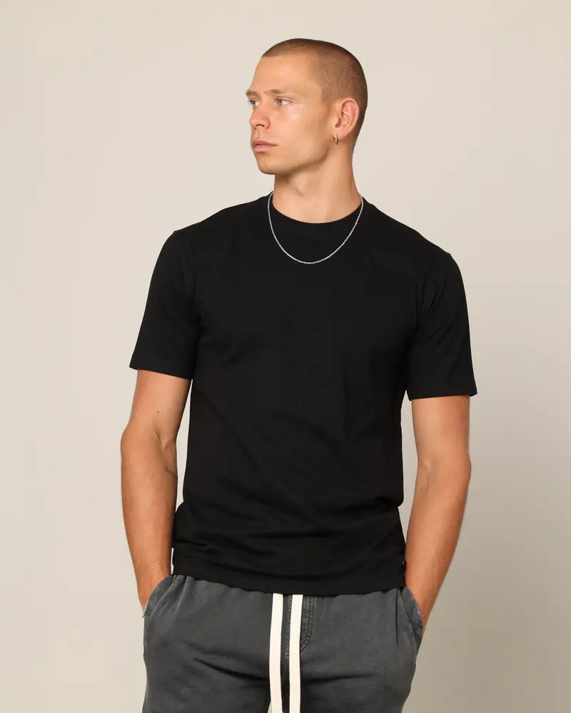 Carré Blanc Form T-Shirt Black 1