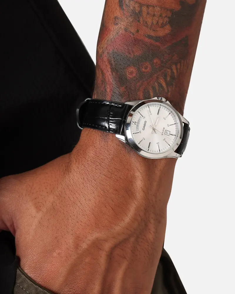 Casio Mtp-1370L-7Avdf Watch Black/Silver 1