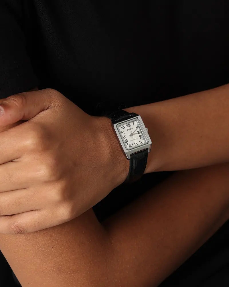 Casio Women's Ltpv007l-7B1 Watch Black/Silver 1