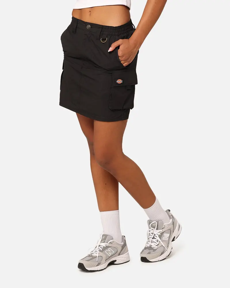 Dickies Women's Edinburgh Cargo Skirt Black 1