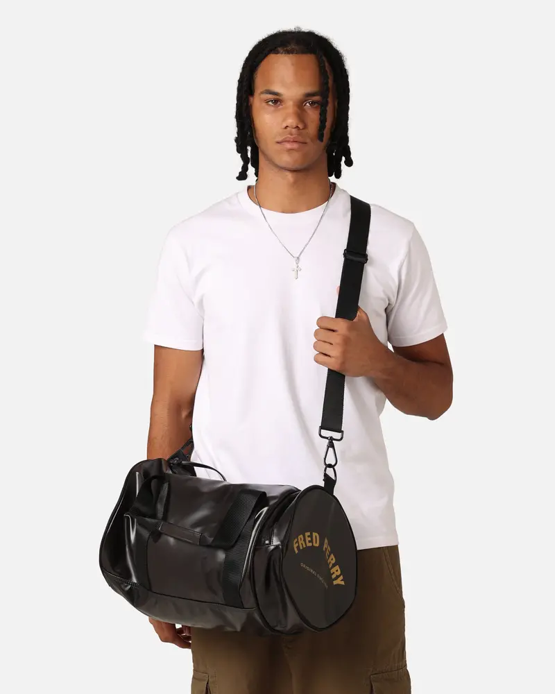 Fred Perry Tonal Classic Barrel Bag Black/Gold 1