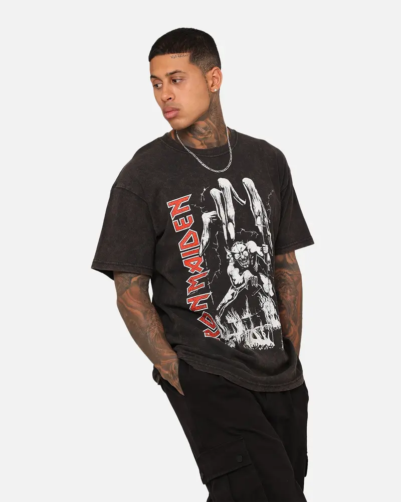 Iron Maiden Eddie Big Hand Vintage T-Shirt Black Wash 1