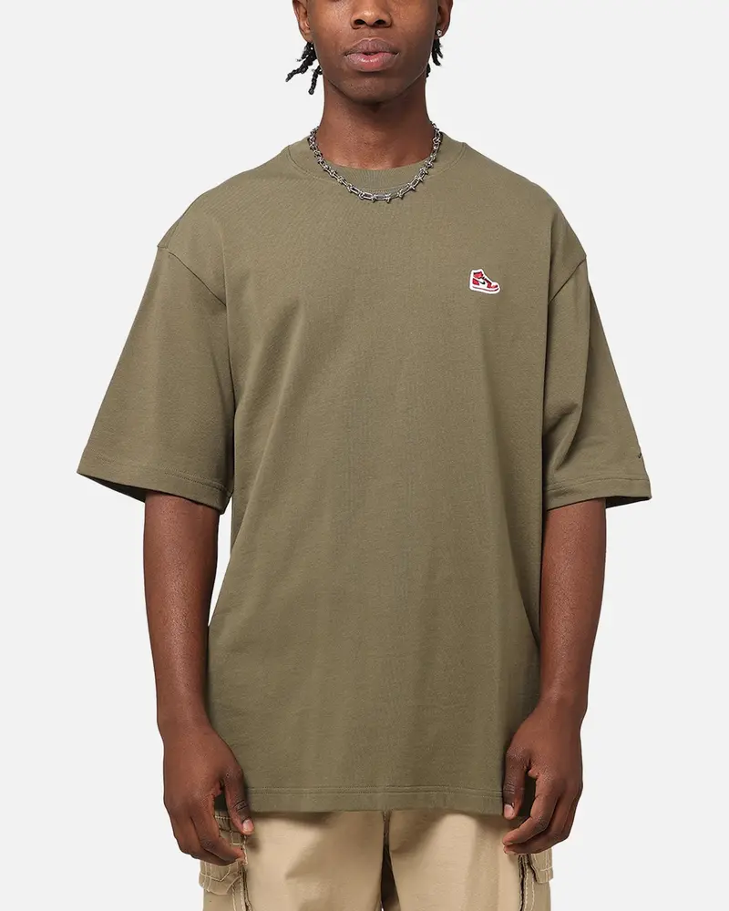 Jordan Brand Sneaker Patch Crewneck T-Shirt Medium Olive 1