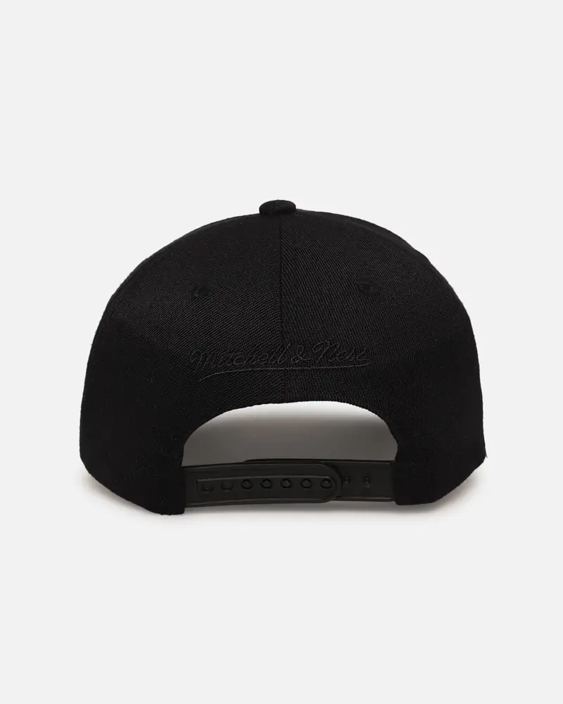 Mitchell & Ness Boston Celtics 'Triple Black Core Classic' Mvp Snapback Black 2