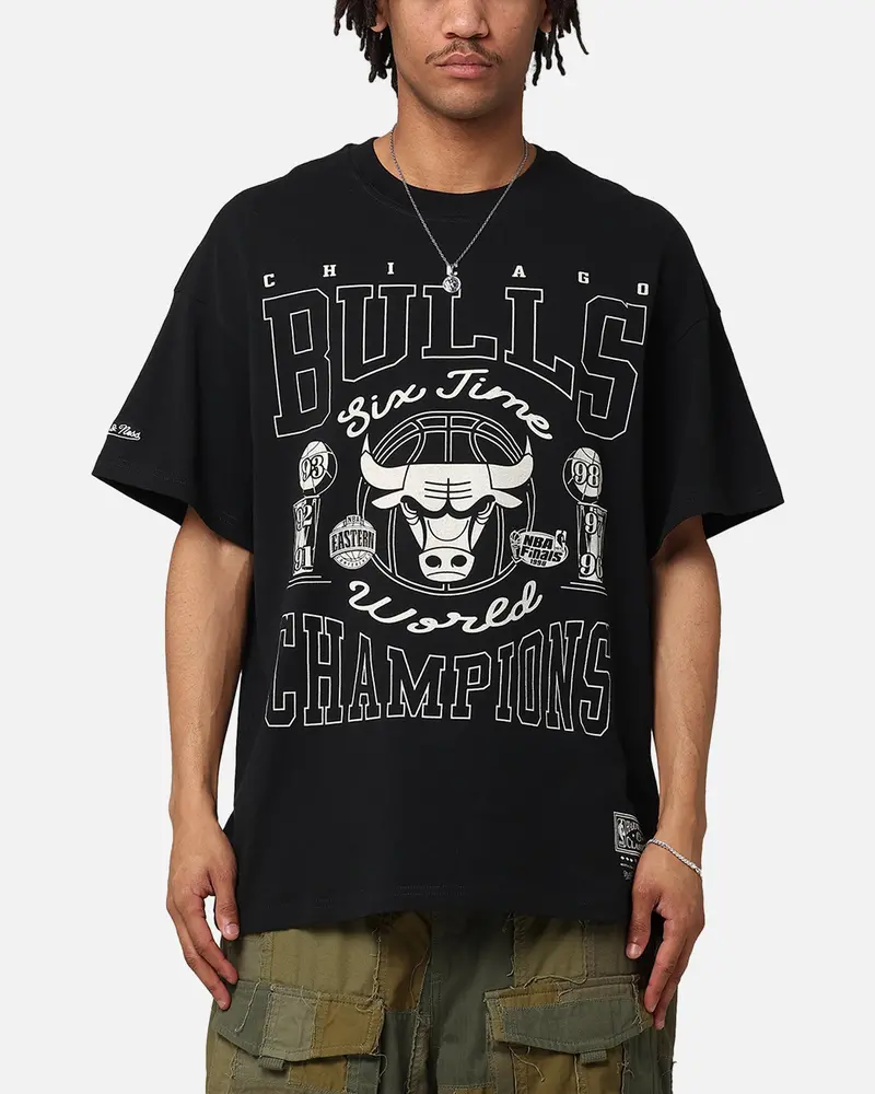 Mitchell & Ness Chicago Bulls 6 Time World Champions T-Shirt Faded Black 1