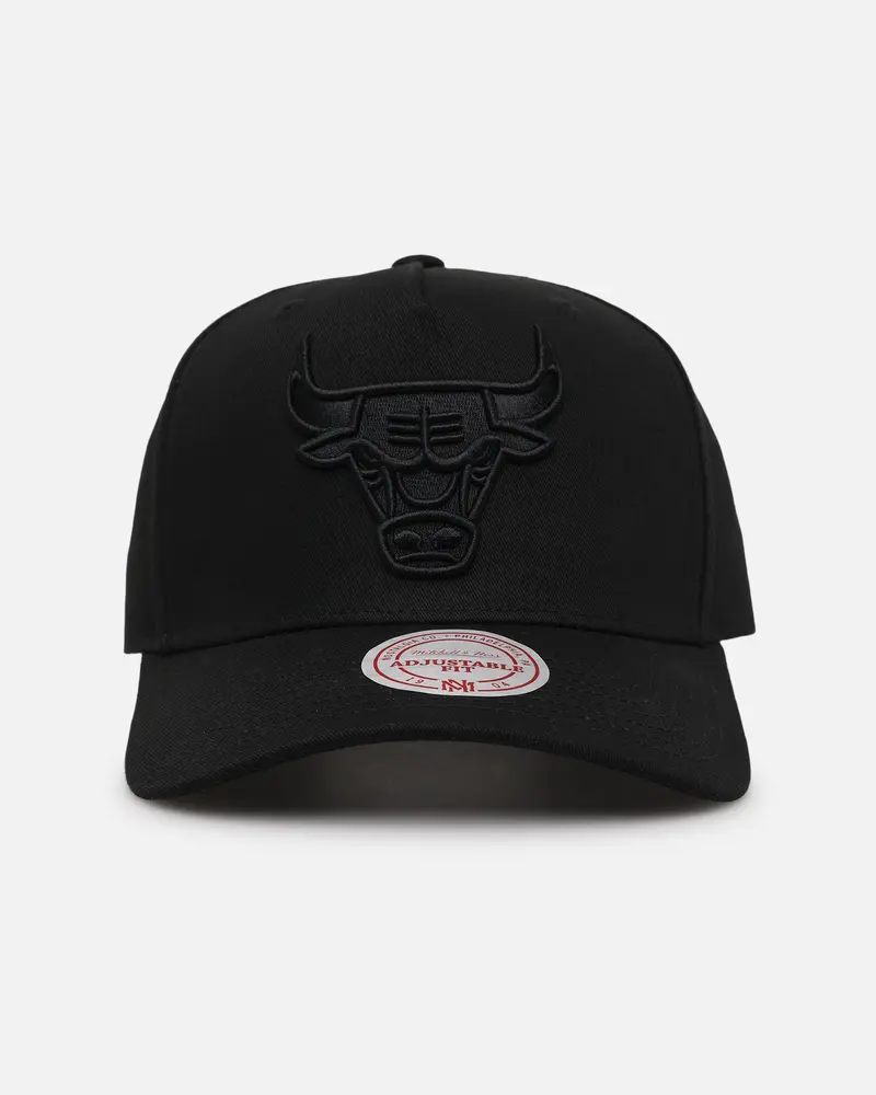 Mitchell & Ness Chicago Bulls 'Black Team Logo' Snapback Black 1