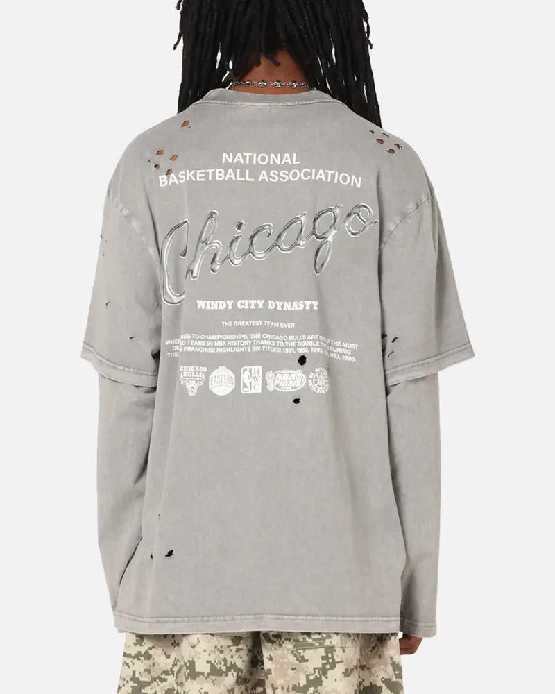 Mitchell & Ness Chicago Bulls Chromed Mock Long Sleeve T-Shirt Gunmental Grey 1