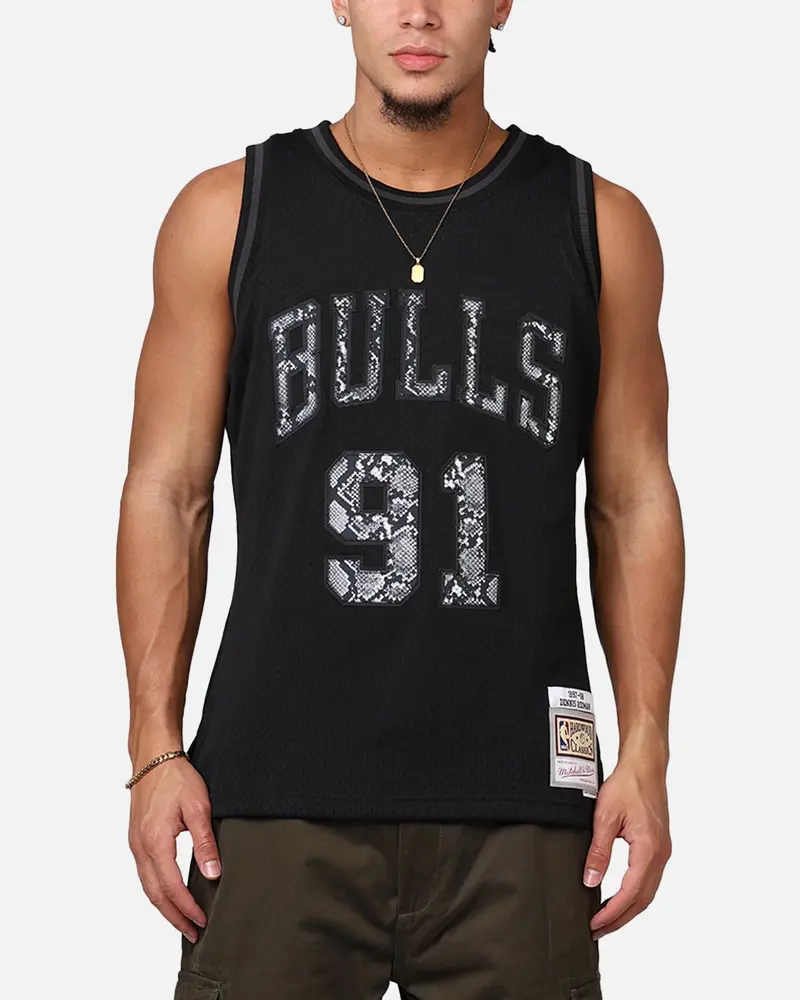 Mitchell & Ness Chicago Bulls Dennis Rodman '96-97 Leather Elegance Swing Jersey Black 1