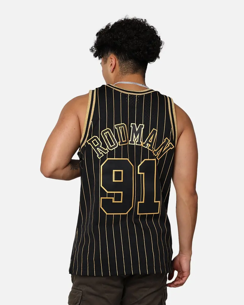 Mitchell & Ness Chicago Bulls Dennis Rodman '97-98 Swingman Jersey Black/Gold 1
