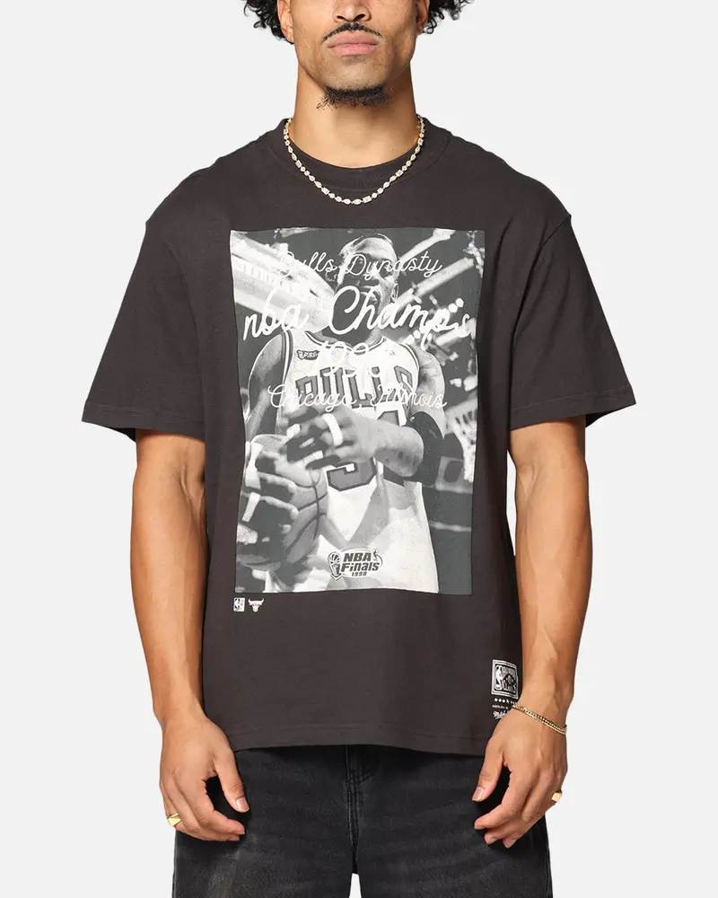 Mitchell & Ness Chicago Bulls Dynasty T-Shirt Faded Black 1