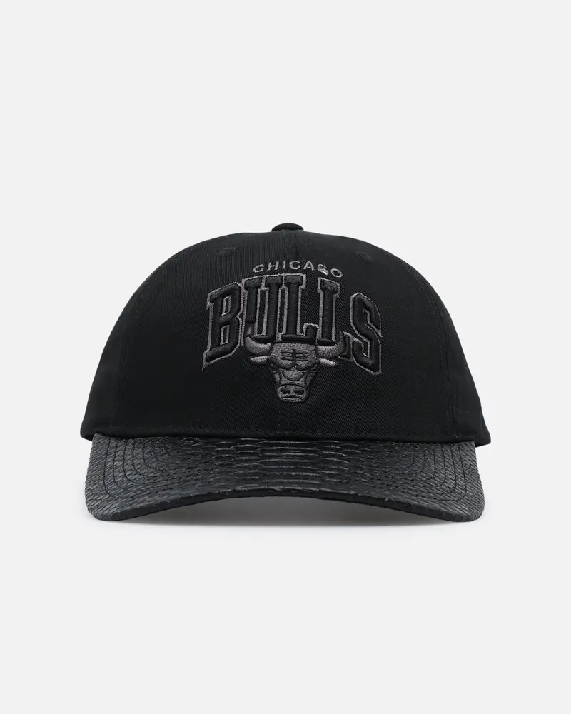 Mitchell & Ness Chicago Bulls Leather Elegance Snapback Black 1