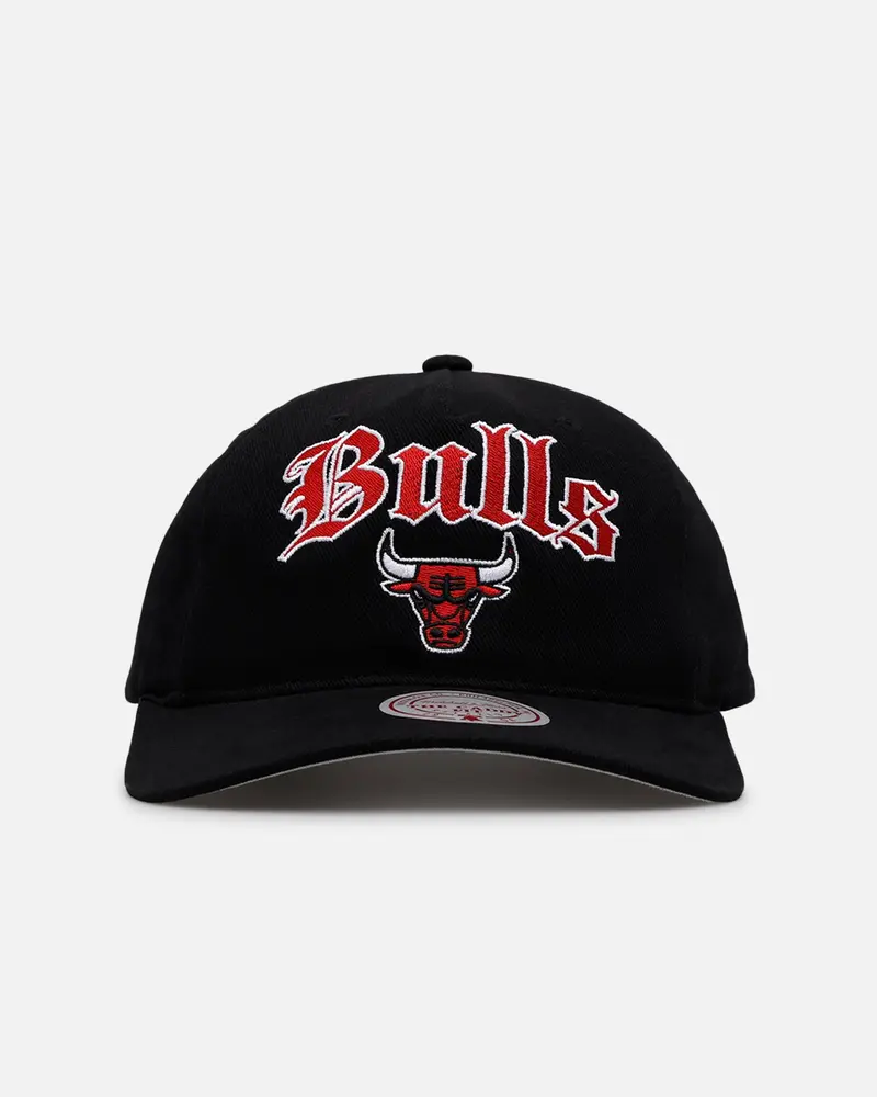 Mitchell & Ness Chicago Bulls 'Old English' Caddy Fit Snapback Black 1