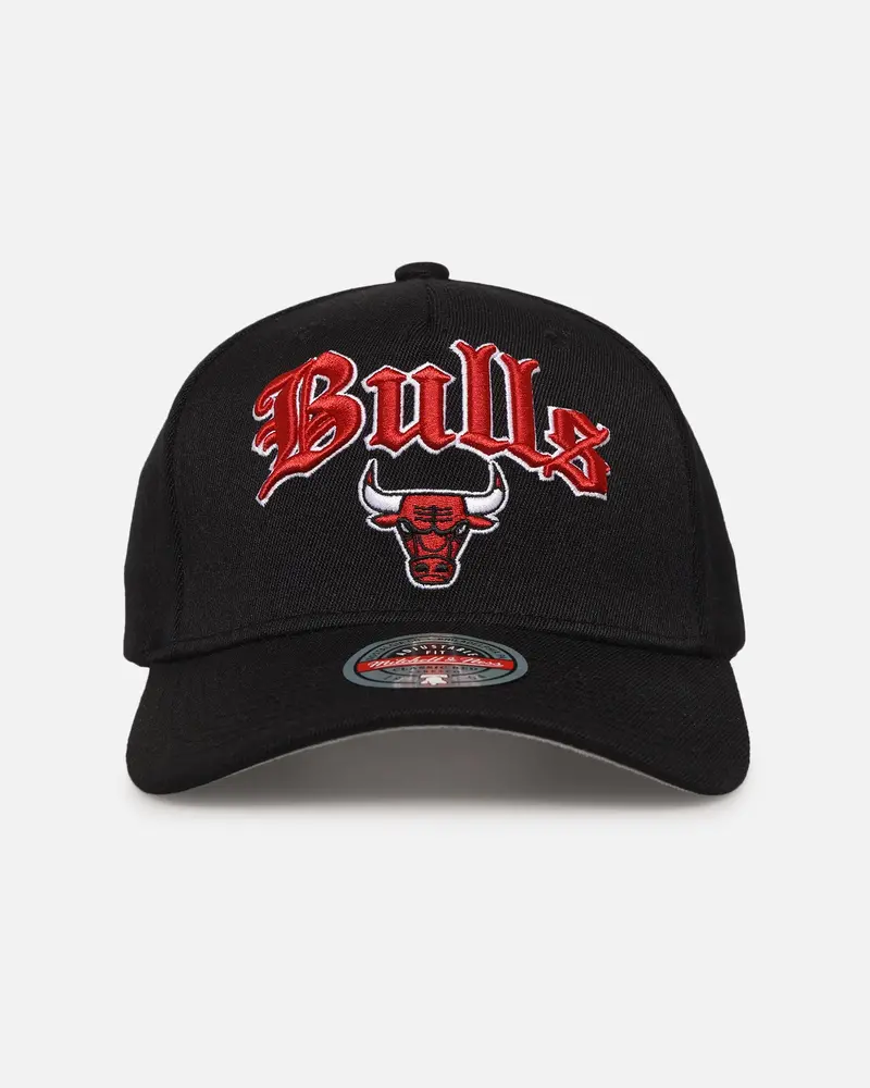 Mitchell & Ness Chicago Bulls 'Old English Classic' Mvp Snapback Black 1