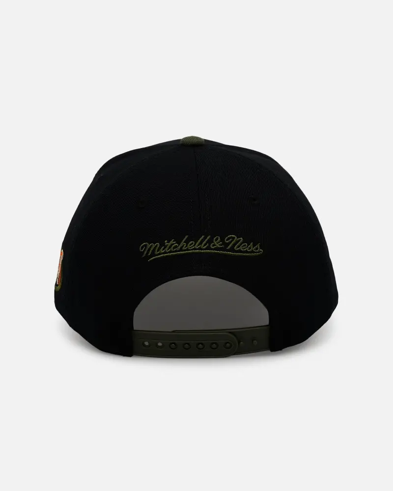 Mitchell & Ness Chicago Bulls 'Olive Cargos' Pro Pinch Snapback Olive/Black 2