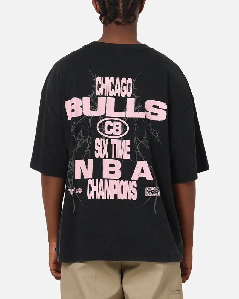 Mitchell & Ness Chicago Bulls Sigilism T-Shirt Black 1