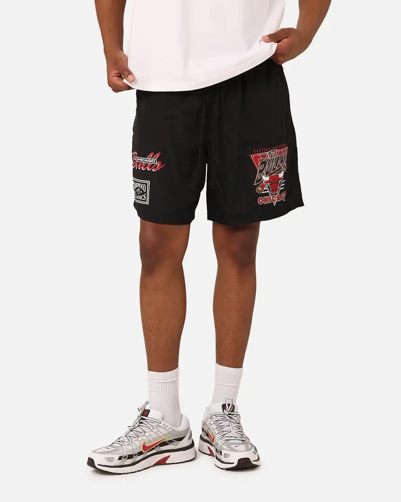 Mitchell & Ness Chicago Bulls Tri 2.0 Shorts Black 1