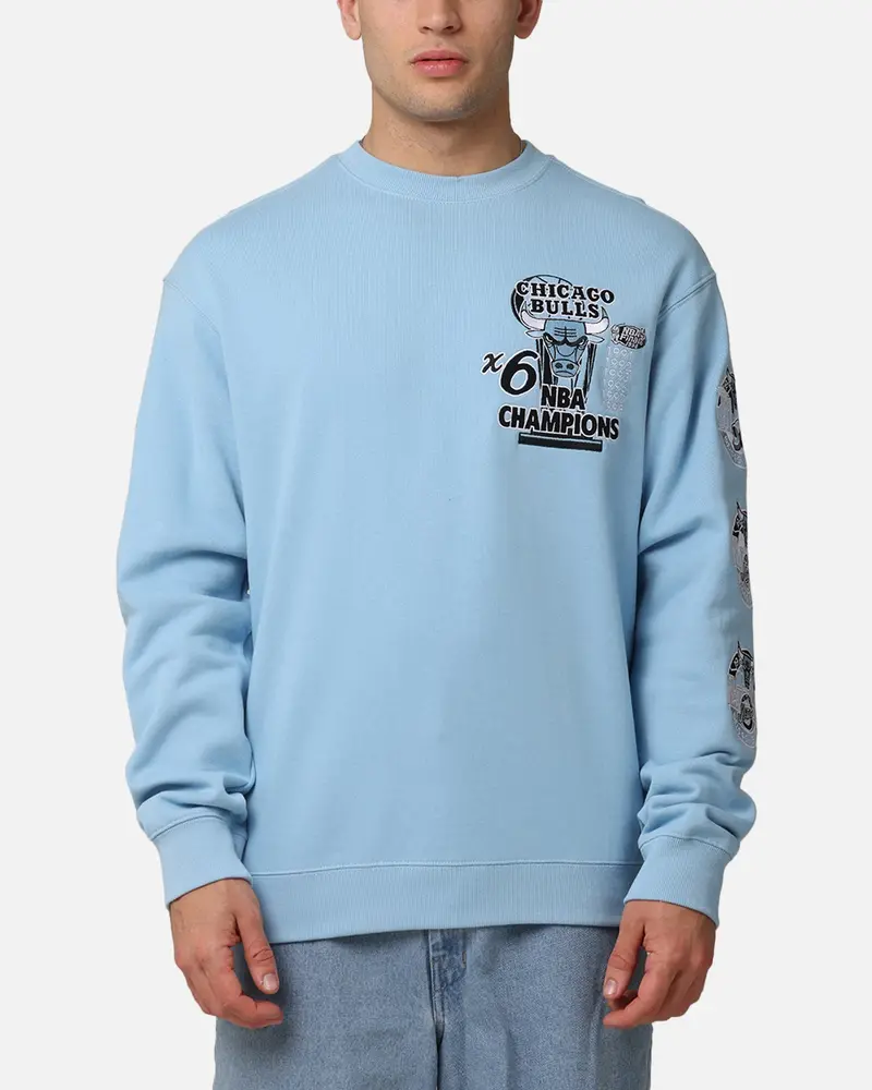 Mitchell & Ness Chicago Bulls 'Unc To Chicago' Champions Crewneck Light Blue 1