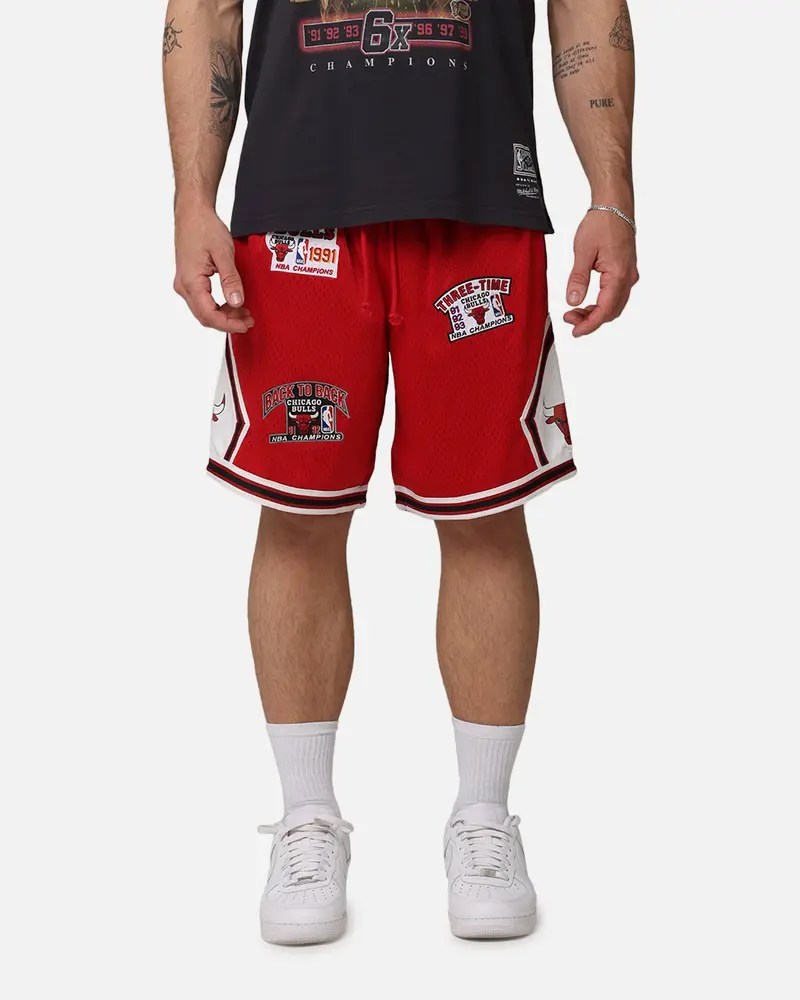 Mitchell & Ness Chicago Bulls 'Unc To Chicago' Champions Shorts Red 1