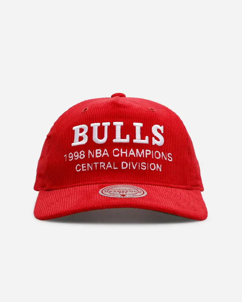 Mitchell & Ness Chicago Bulls 'Worldwide' Deadstock Corduroy Snapback Red 1