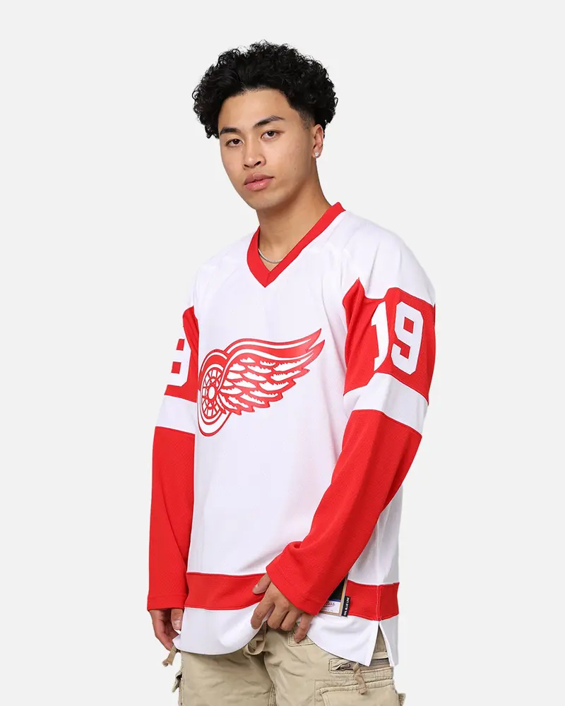 Mitchell & Ness Detroit Red Wings Steve Yzerman '83-84 Jersey White 1