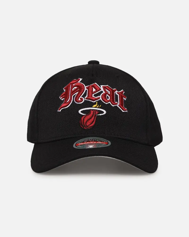 Mitchell & Ness Miami Heat 'Old English Classic' Mvp Snapback Black 1
