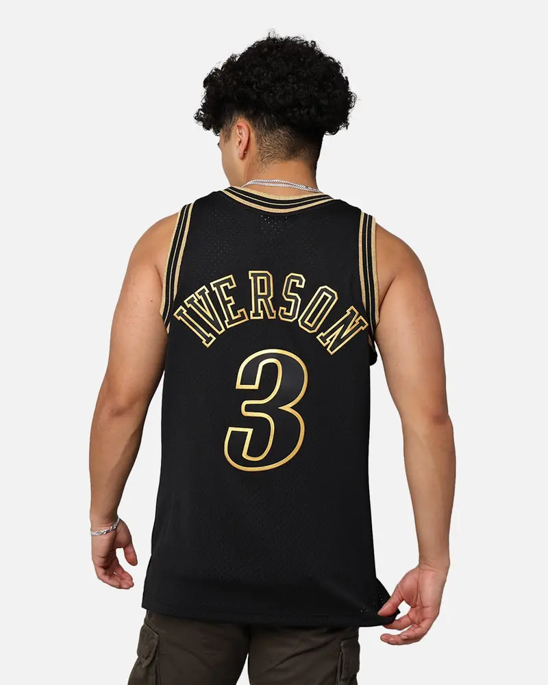 Mitchell & Ness Philadelphia 76Ers Allen Iverson '00-01 Swingman Jersey Black/Gold 1