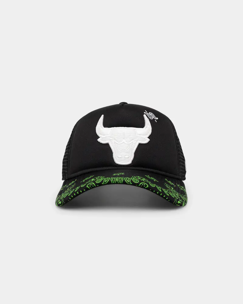 New Era Chicago Bulls 'Glow In The Dark' 9Forty A-Frame Trucker Snapback Black/Neon Green 1