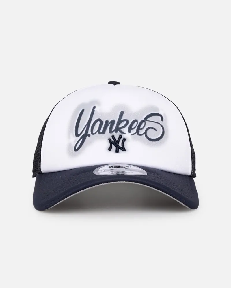 New Era New York Yankees 'Airbrush' 9Forty A-Frame Trucker Snapback White/Otc 1