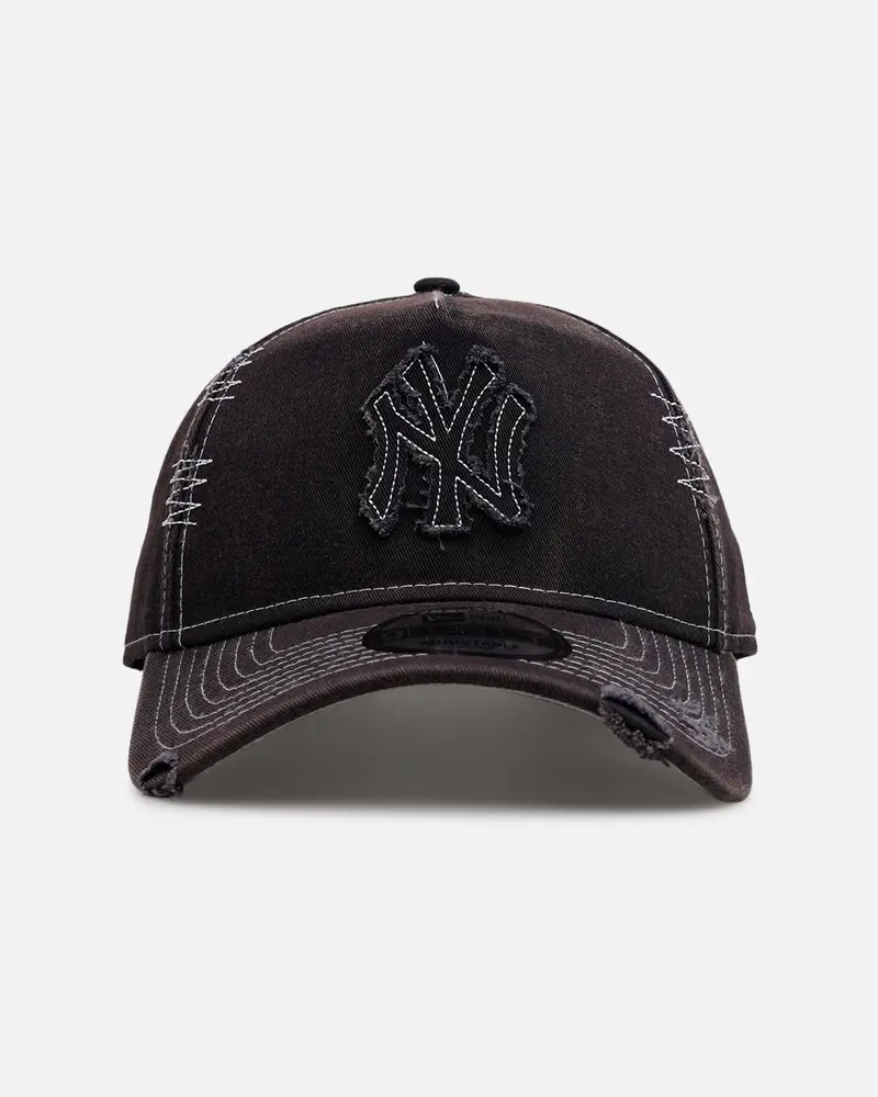 New Era New York Yankees 'Distressed And Worn' 9Forty A-Frame Casual Strapback Navy 1