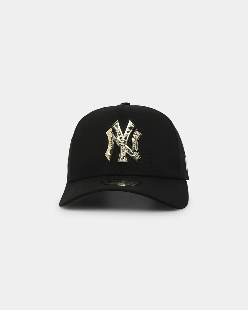 New Era New York Yankees 'Fractured Metal' Badge 9Forty K-Frame Snapback Black 1