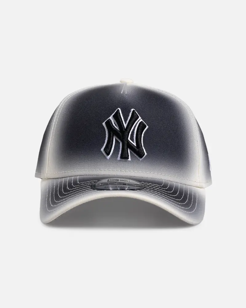 New Era New York Yankees 'Gradient Edge Reverse' 9Forty A-Frame Snapback Black/White 1