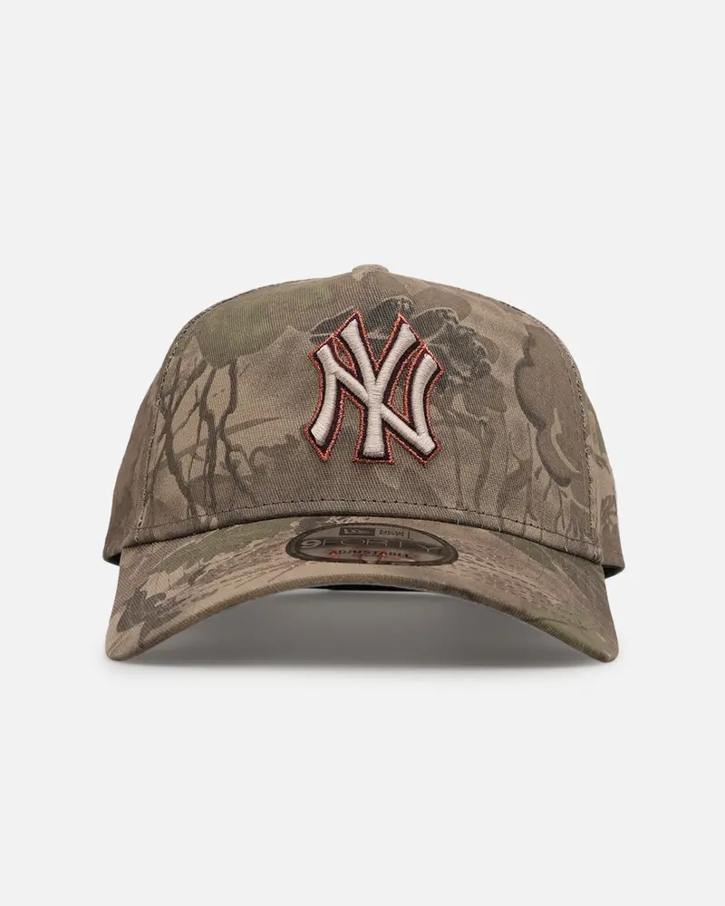 New Era New York Yankees 'Leaf Camo' 9Forty A-Frame Snapback Leaf 1