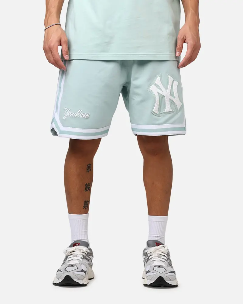 New Era New York Yankees 'Logo Select Mint' Shorts Mint/White 1