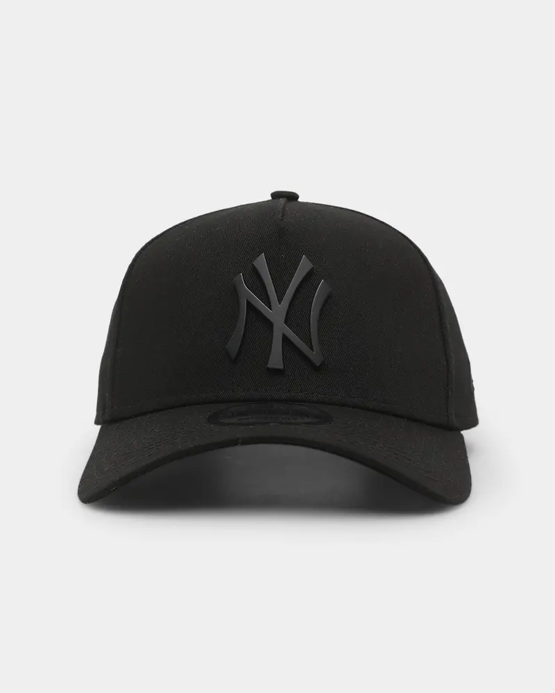 New Era New York Yankees 'Metal Badge' 9Forty A-Frame Snapback Black/Black 1