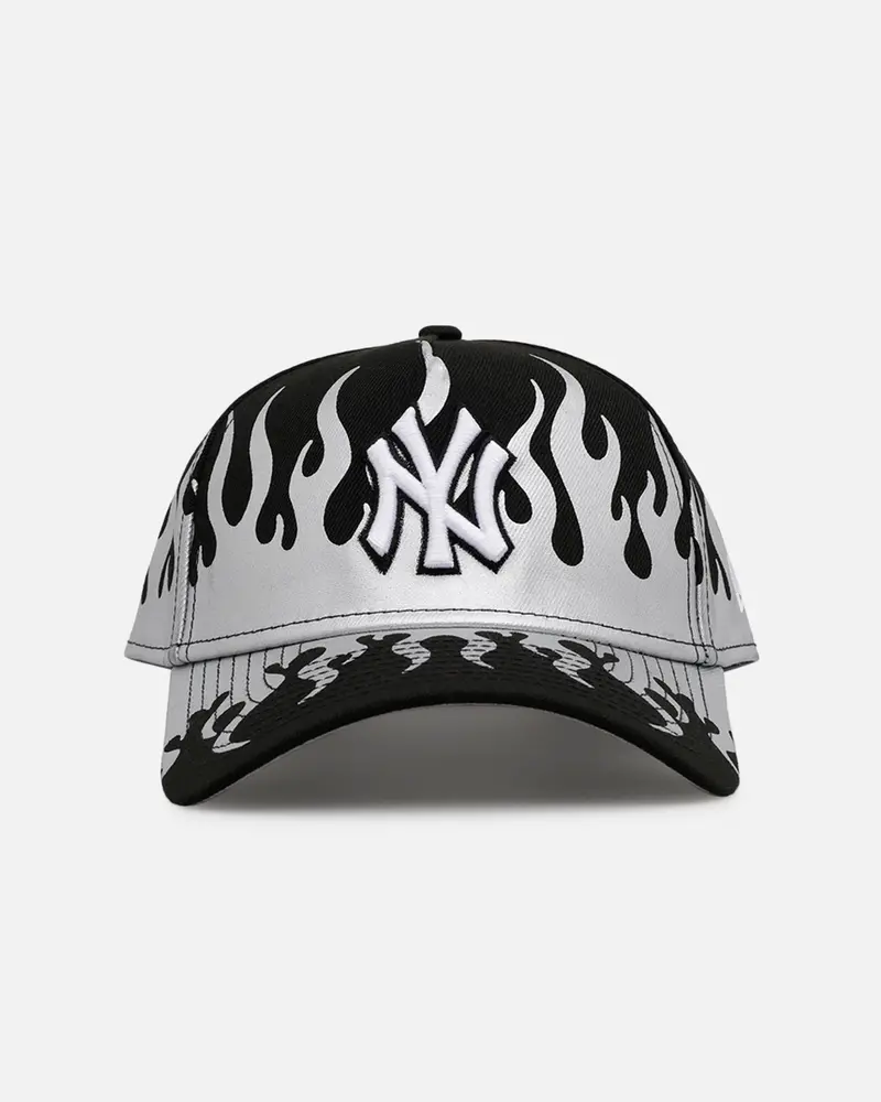 New Era New York Yankees 'Metallic Flames' 9Forty A-Frame Snapback Black/Silver 1