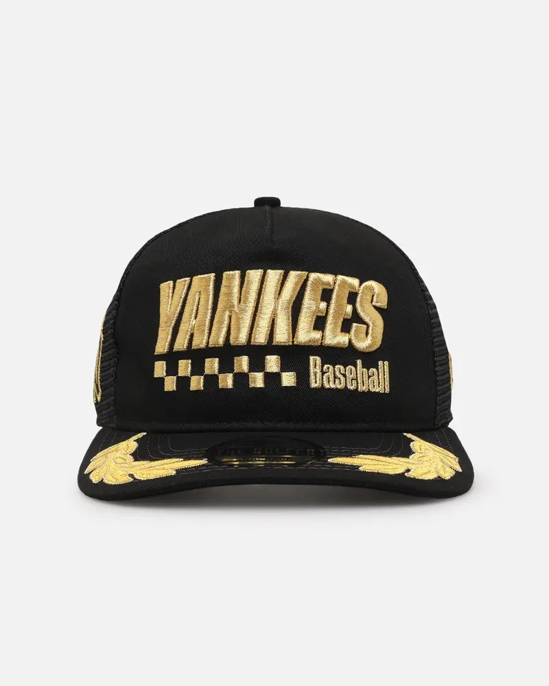 New Era New York Yankees 'Podium Collection' Pre-Curved Golfer Trucker Snapback Black/Metallic Gold 1