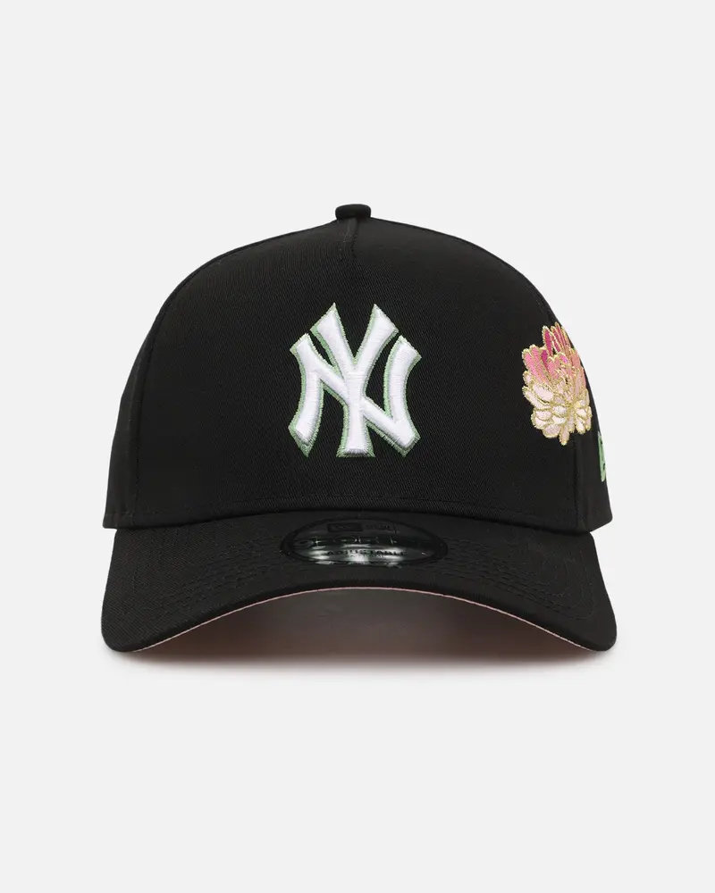 New Era New York Yankees 'Satin Flower' 9Forty A-Frame Snapback Black/Pink 1