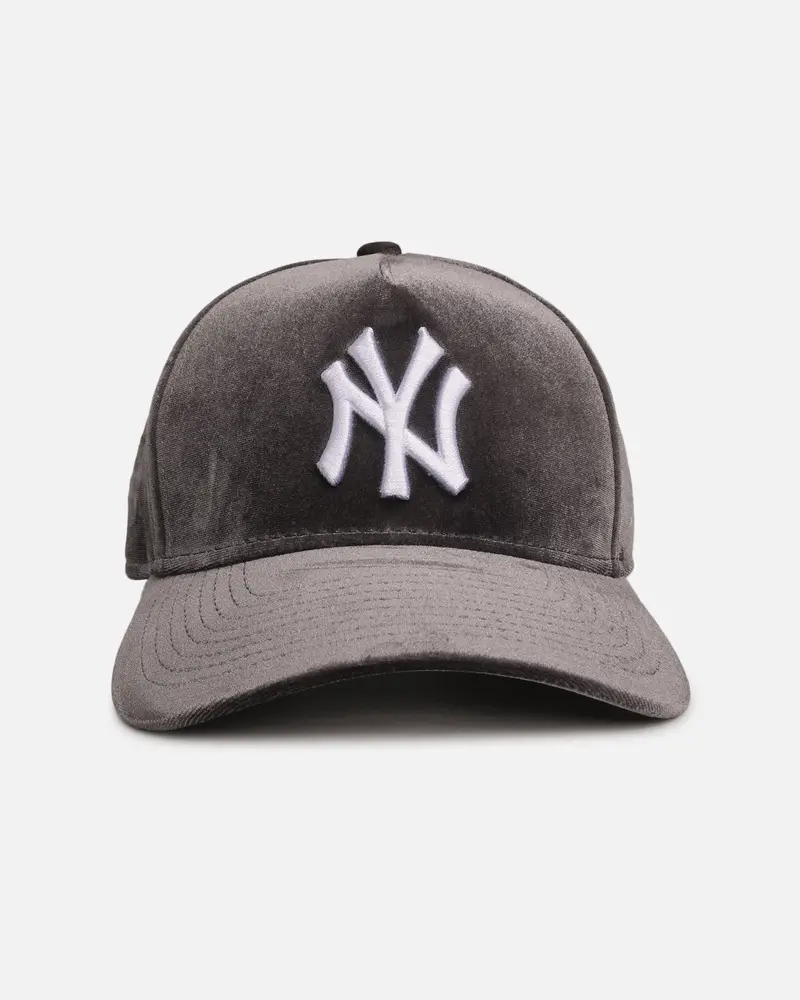 New Era New York Yankees 'Velvet Dreams 2.0' 9Forty A-Frame Snapback Grey 1