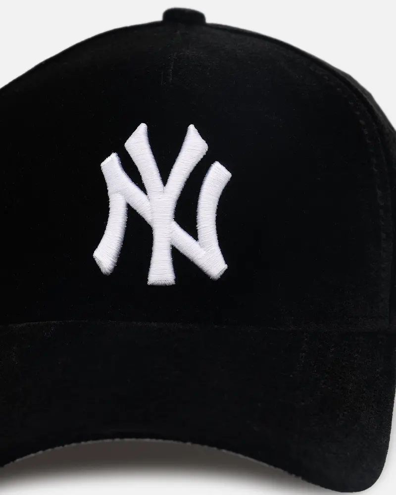 New Era New York Yankees 'Velvet Dreams' 9Forty A-Frame Snapback Black/Grey 2