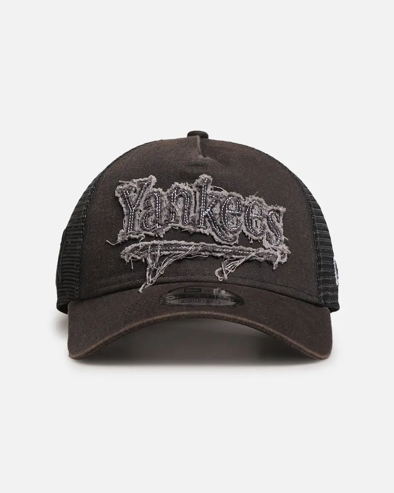 New Era New York Yankees 'Washed Fray' 9Forty A-Frame Trucker Snapback Washed Grey 1