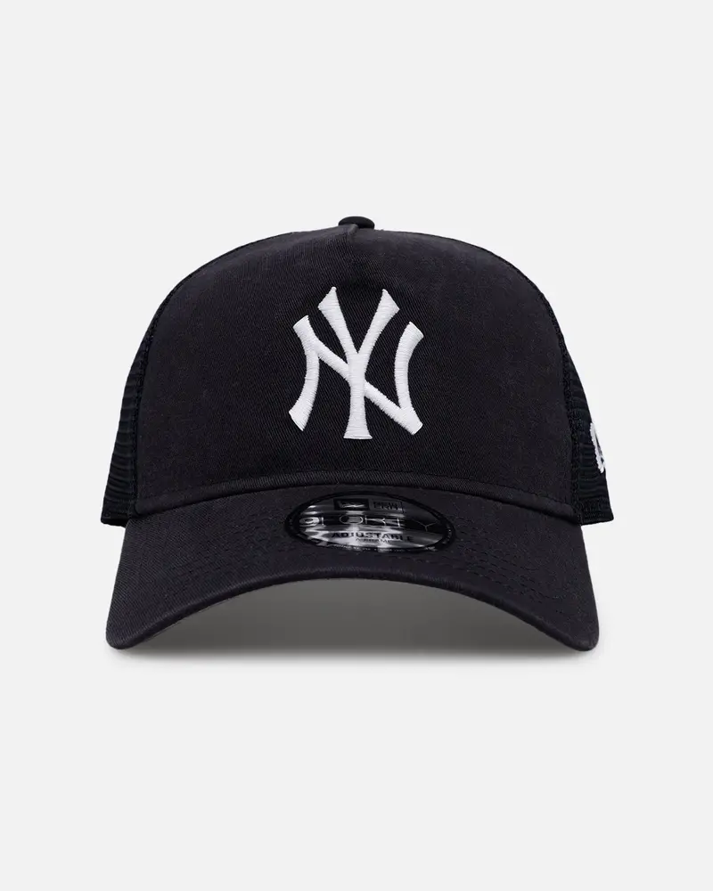 New Era New York Yankees 'Washed Truckers' 9Forty A-Frame Trucker Snapback Official Team Color 1