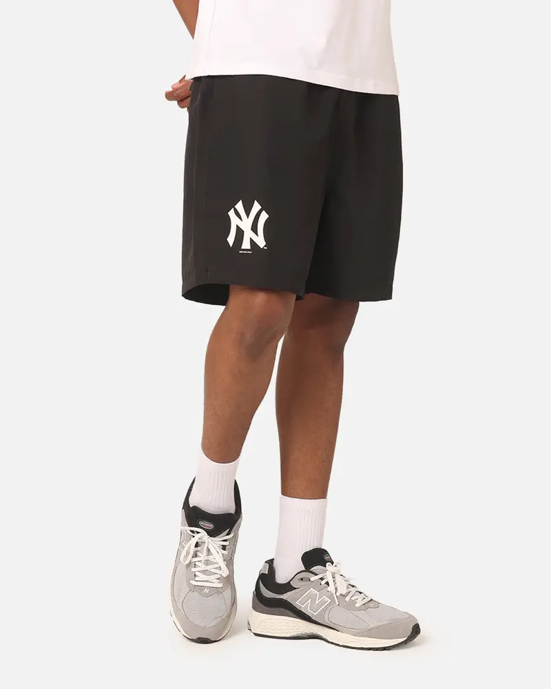 New Era New York Yankees Woven Shorts Black 1