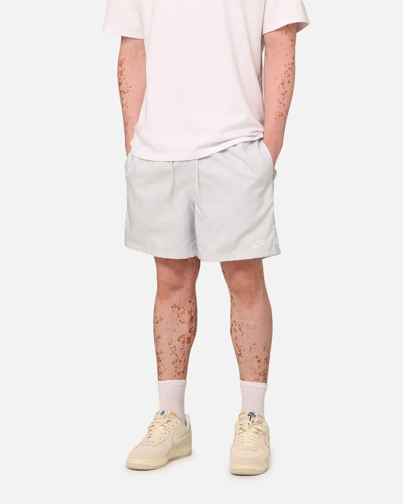 Nike Club Flow Shorts Pure Platinum 1