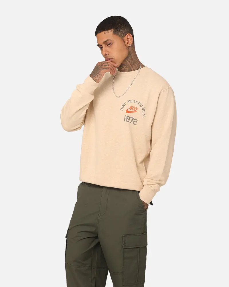 Nike Sportswear Club Fleece Crewneck Sesame 1