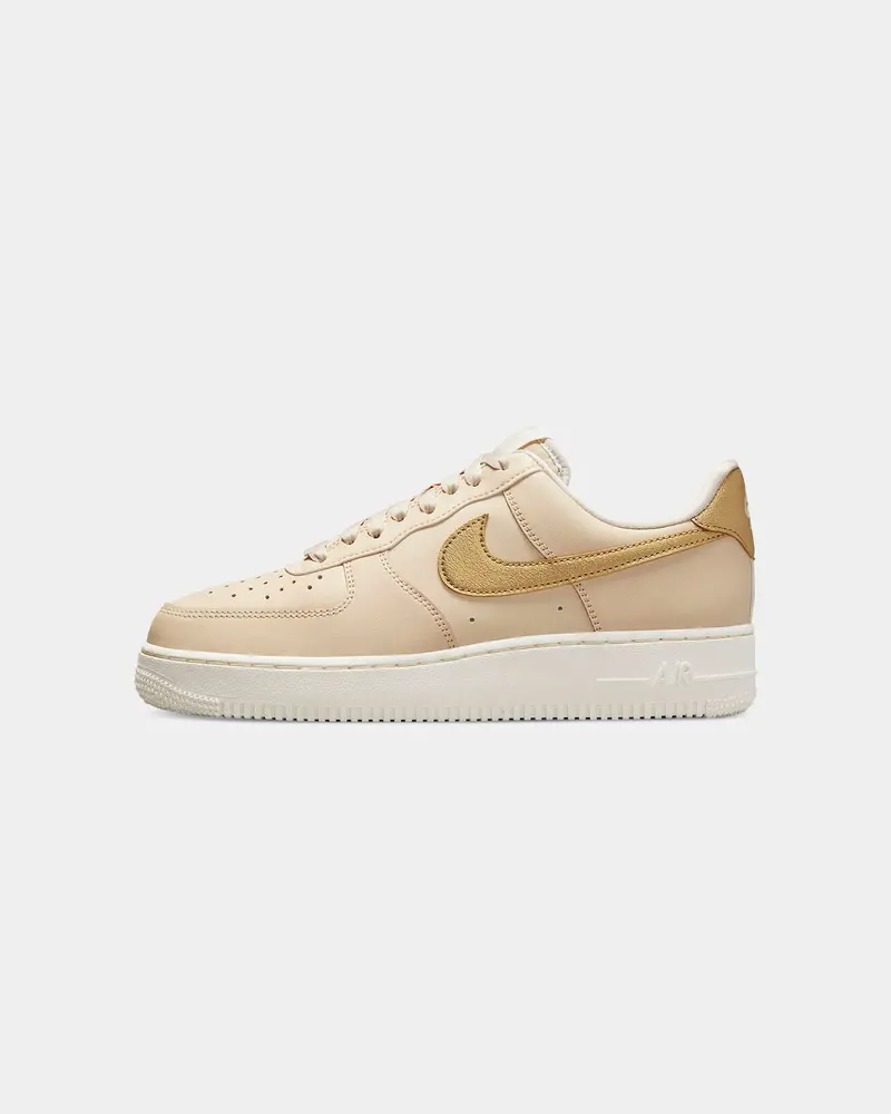 Nike Women's Air Force 1 '07 Ess Trnd "Gold Swoosh" Sanddrift/Metallic 1