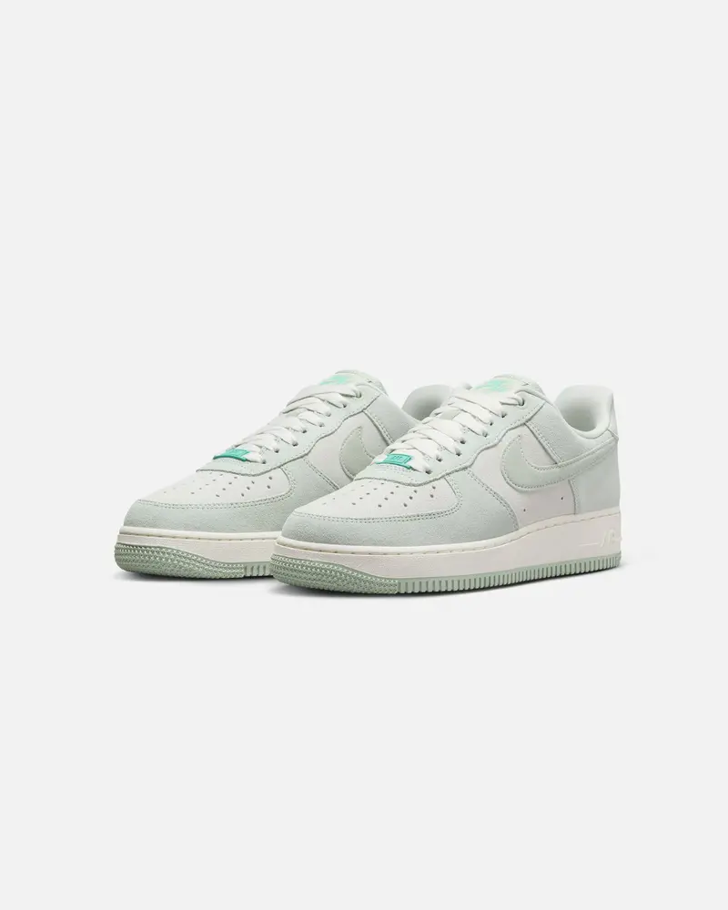 Nike Women's Air Force 1 '07 Se Spruce Aura/Pistachio 2