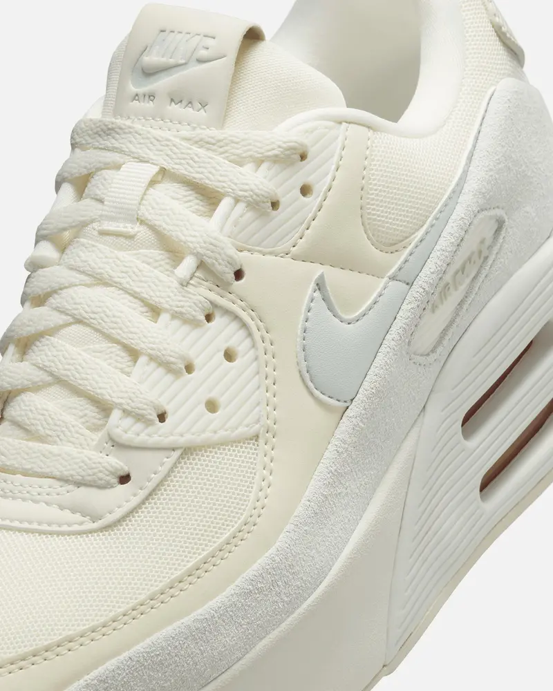 Nike Women's Air Max 90 Lv8 Se Pale Ivory 6