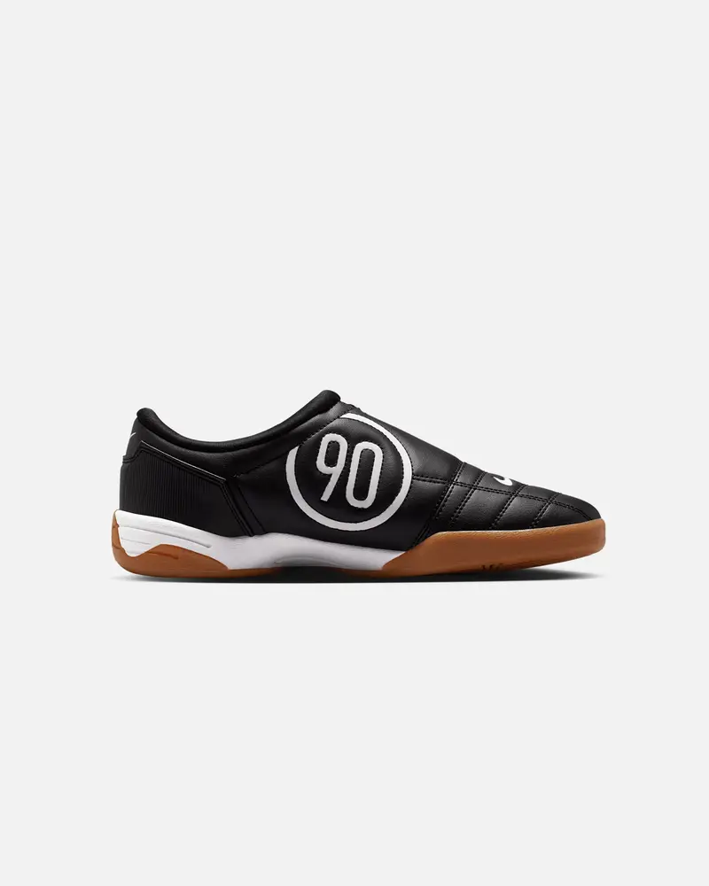 Nike Women's Total 90 Black/White 4