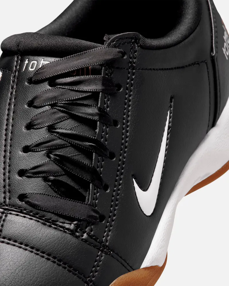 Nike Women's Total 90 Black/White 6