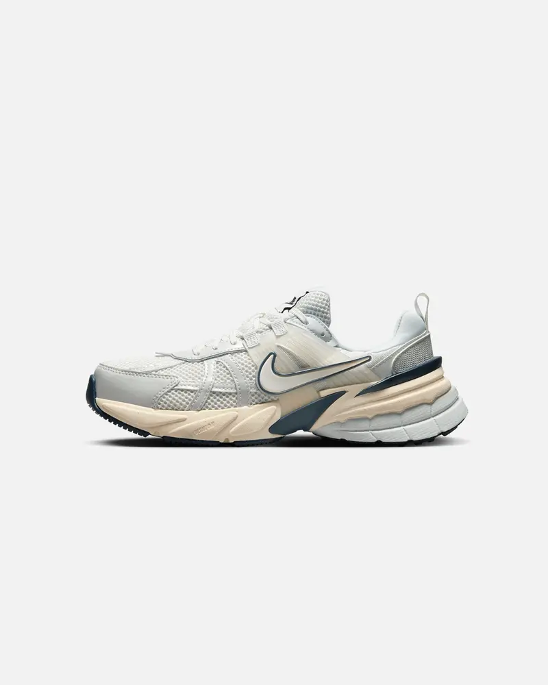 Nike Women's V2k Run Platinum Tint 1